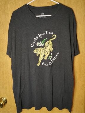 OMB Cats & Kittens Charcoal Graphic Tee - Tiger Print XXL